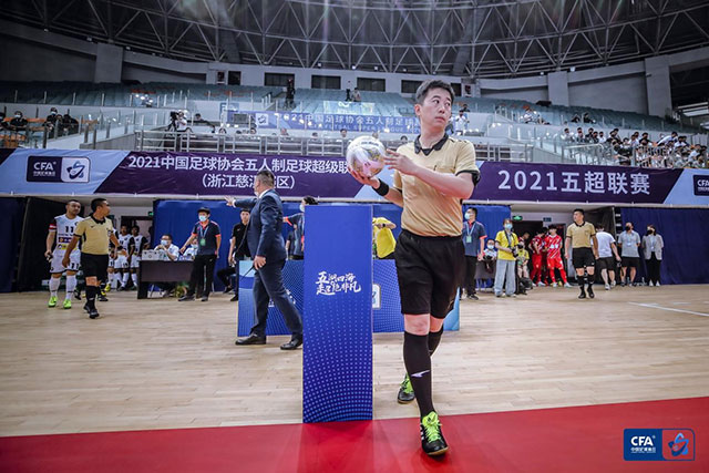 哈利伯顿绝杀米德尔顿42分 步行者险胜雄鹿2-1